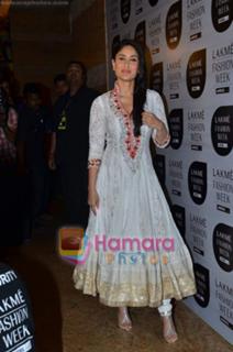 Kareena Kapoor feet photo thumbnail