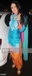 Kareena Kapoor feet photo thumbnail
