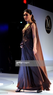 Kareena Kapoor feet photo thumbnail