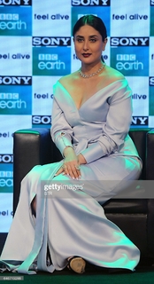 Kareena Kapoor feet photo thumbnail