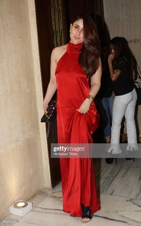 Kareena Kapoor feet photo thumbnail