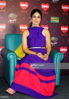 Kareena Kapoor feet photo thumbnail