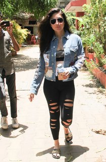 Kareena Kapoor feet photo thumbnail