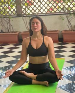 Kareena Kapoor feet photo thumbnail