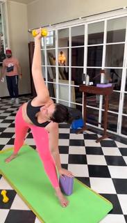 Kareena Kapoor feet photo thumbnail