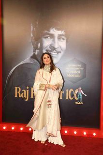 Kareena Kapoor feet photo thumbnail