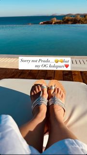 Kareena Kapoor feet photo thumbnail