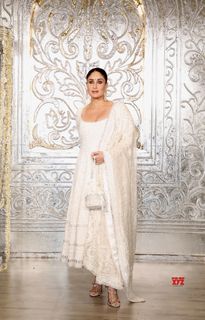 Kareena Kapoor feet photo thumbnail