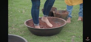 Kareena Kapoor feet photo thumbnail