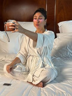 Kareena Kapoor feet photo 12