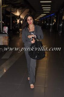 Kareena Kapoor feet photo thumbnail