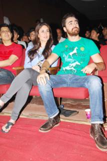 Kareena Kapoor feet photo thumbnail