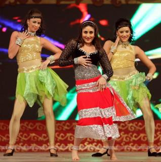 Kareena Kapoor feet photo thumbnail
