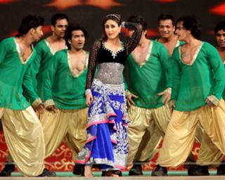 Kareena Kapoor feet photo thumbnail