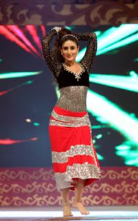 Kareena Kapoor feet photo thumbnail