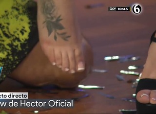 Karely Ruiz feet photo thumbnail