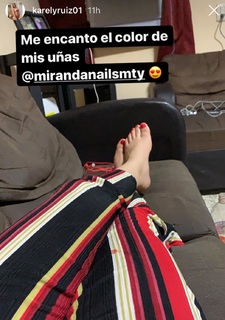 Karely Ruiz feet photo thumbnail