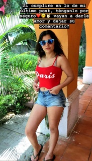 Karely Ruiz feet photo thumbnail