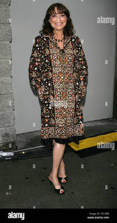 Karen Allen feet photo thumbnail