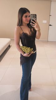 Karen Barrera feet photo 2