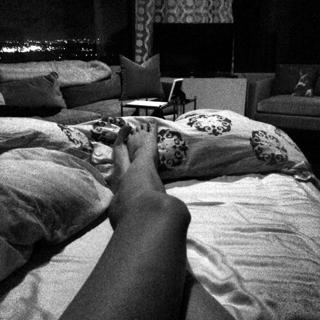 Karen Elson feet photo 9