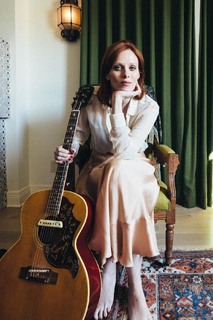 Karen Elson feet photo 3