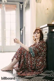 Karen Elson feet photo 1