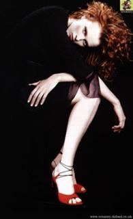 Karen Elson feet photo 7