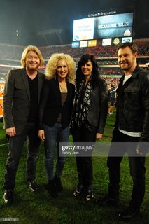 Karen Fairchild feet photo 14