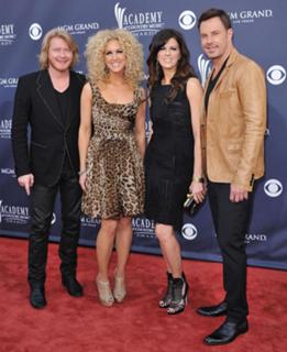 Karen Fairchild feet photo 10