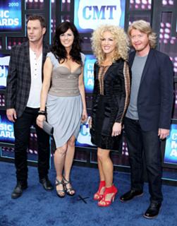 Karen Fairchild feet photo 4
