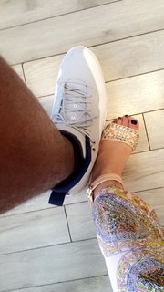 Karen Fukuhara feet photo thumbnail