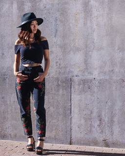 Karen Fukuhara feet photo thumbnail