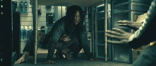 Karen Fukuhara feet photo thumbnail