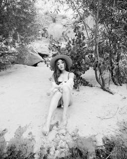 Karen Fukuhara feet photo thumbnail