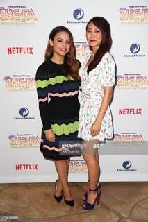 Karen Fukuhara feet photo thumbnail