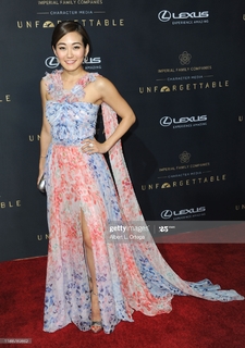 Karen Fukuhara feet photo thumbnail