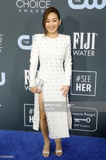 Karen Fukuhara feet photo thumbnail