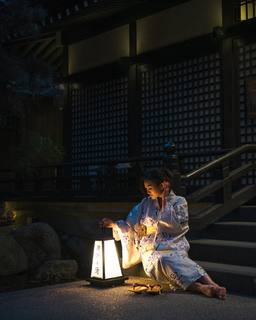 Karen Fukuhara feet photo thumbnail