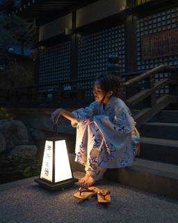 Karen Fukuhara feet photo thumbnail