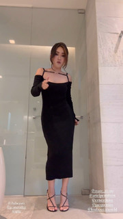 Karen Fukuhara feet photo thumbnail