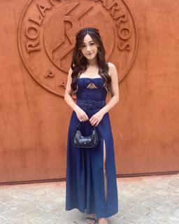 Karen Fukuhara feet photo thumbnail