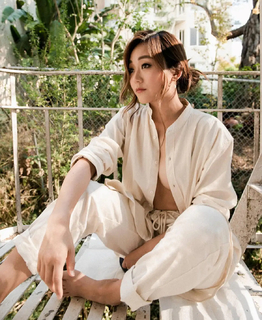 Karen Fukuhara feet photo thumbnail