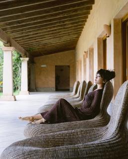 Karen Fukuhara feet photo thumbnail