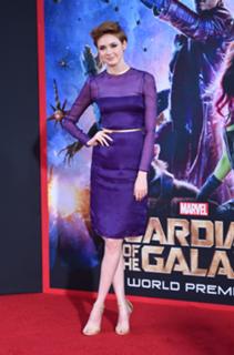 Karen Gillan feet photo thumbnail