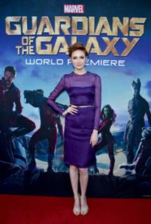 Karen Gillan feet photo thumbnail