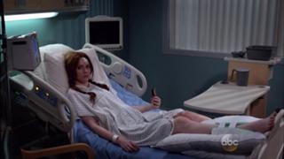 Karen Gillan feet photo thumbnail
