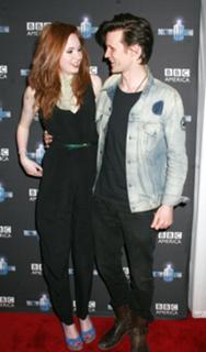 Karen Gillan feet photo thumbnail