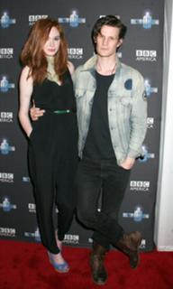 Karen Gillan feet photo thumbnail