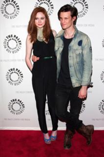 Karen Gillan feet photo thumbnail